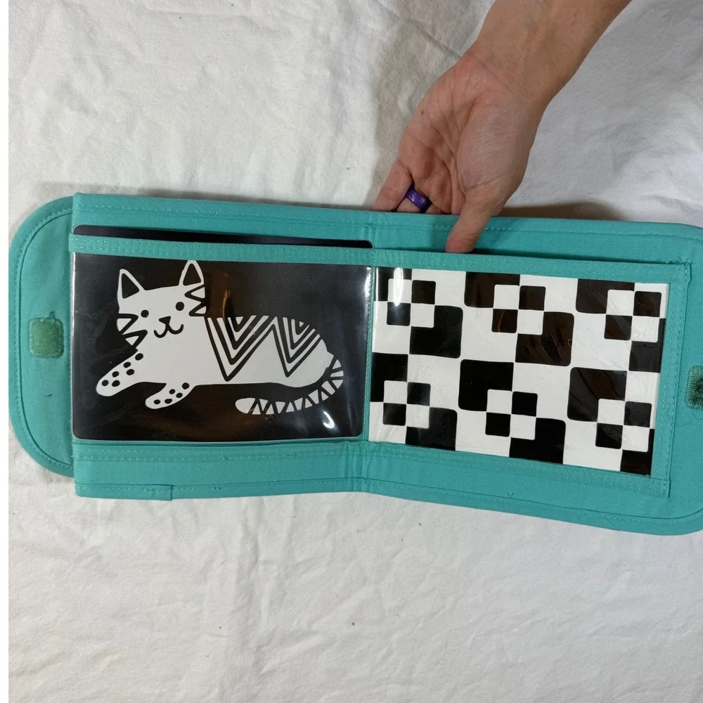 Lovevery Standing Card Holder